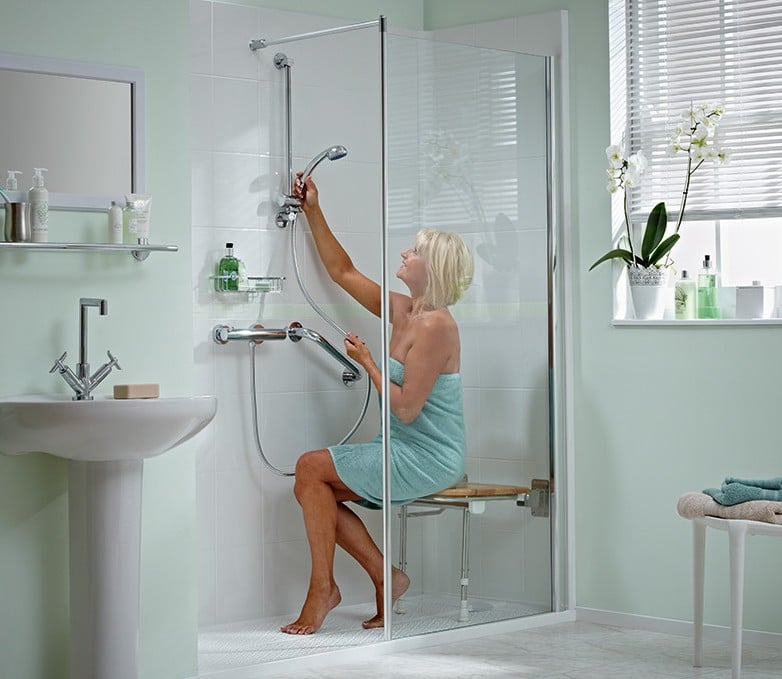 Una doccia per anziani e disabili non presenta barriere architettoniche.